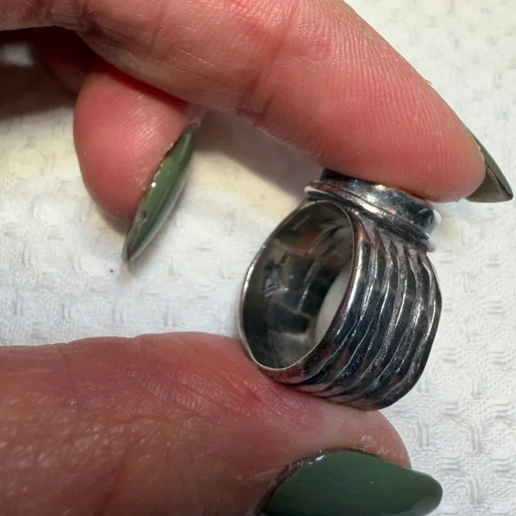 Peridot Ring Stirling size 5 - Picture 3 of 5